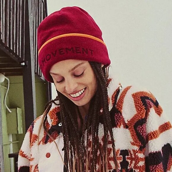 NWT Free People Flat Out Cuffed Beanie in Maroon - Picture 1 of 3